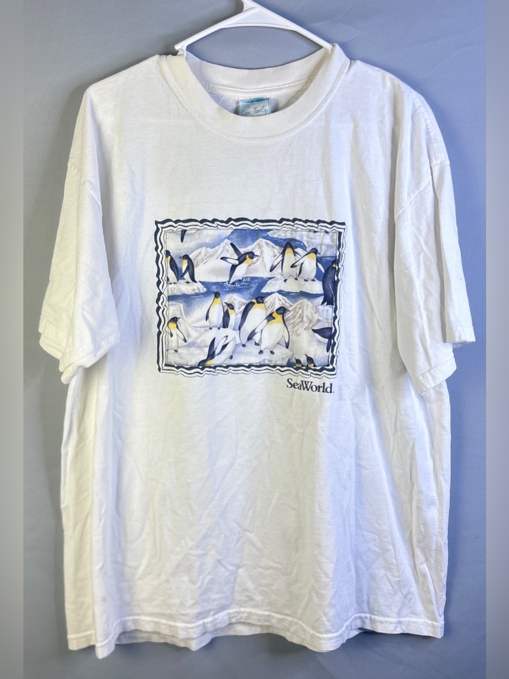 Vintage SeaWorld Penguin Graphic T-Shirt - XL